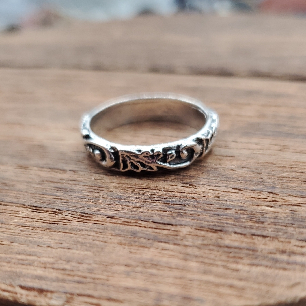 Silver Tone Vine Leaf Band Ring - Women's Ring Size 7 R823